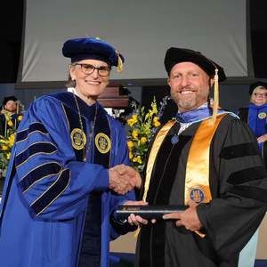 Meet your Posher, Gregory